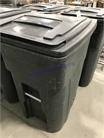 Toter 64-gal trash can with wheels