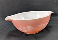 Pyrex Pink Gooseberry Bowl
