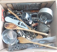 Large Lot of Vintage Kitchen Utensils