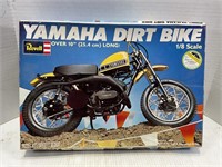 REVELL YAMAHA DIRT BIKE 1/8 SCALE MODEL KIT