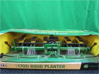 JD 1700 6 Row planter