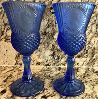 E - 2 PIECES VINTAGE AVON BLUE GLASSWARE (K7)