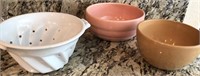 E - STRAINER & 2 BOWLS (K37)