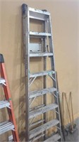 FOLDING LADDER 7"