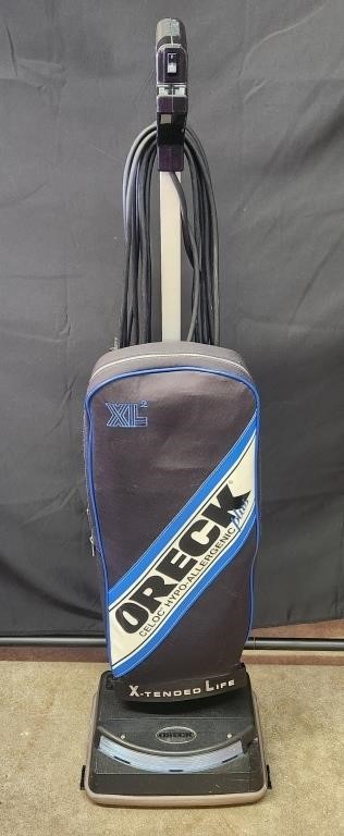 Oreck XL vacuum with extra bags- works!