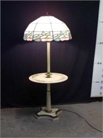 Vintage table lamp
Table measures 15"
 Height