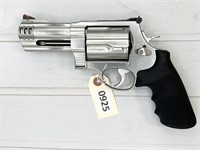 LIKE NEW Smith & Wesson model 500 500ca revolver,