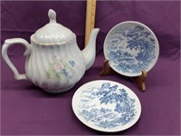 2 Wedgewood Countryside Saucers w/ a Teapot