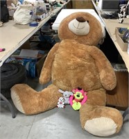 Stuffed animals lot w/ 6ft jumbo bear - has a