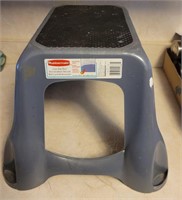 Rubbermaid stool