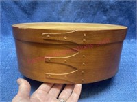 Wooden Shaker oval box (handmade)