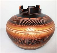 Artisan signed Indian or Navajo vase