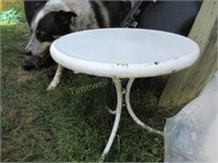 Metal round outdoor occasional table