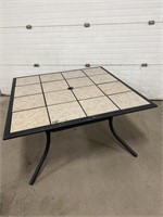Aluminum patio table w/removable tiles - FL
