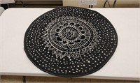 Beautiful Circular Rug, 32 inches in Diameter