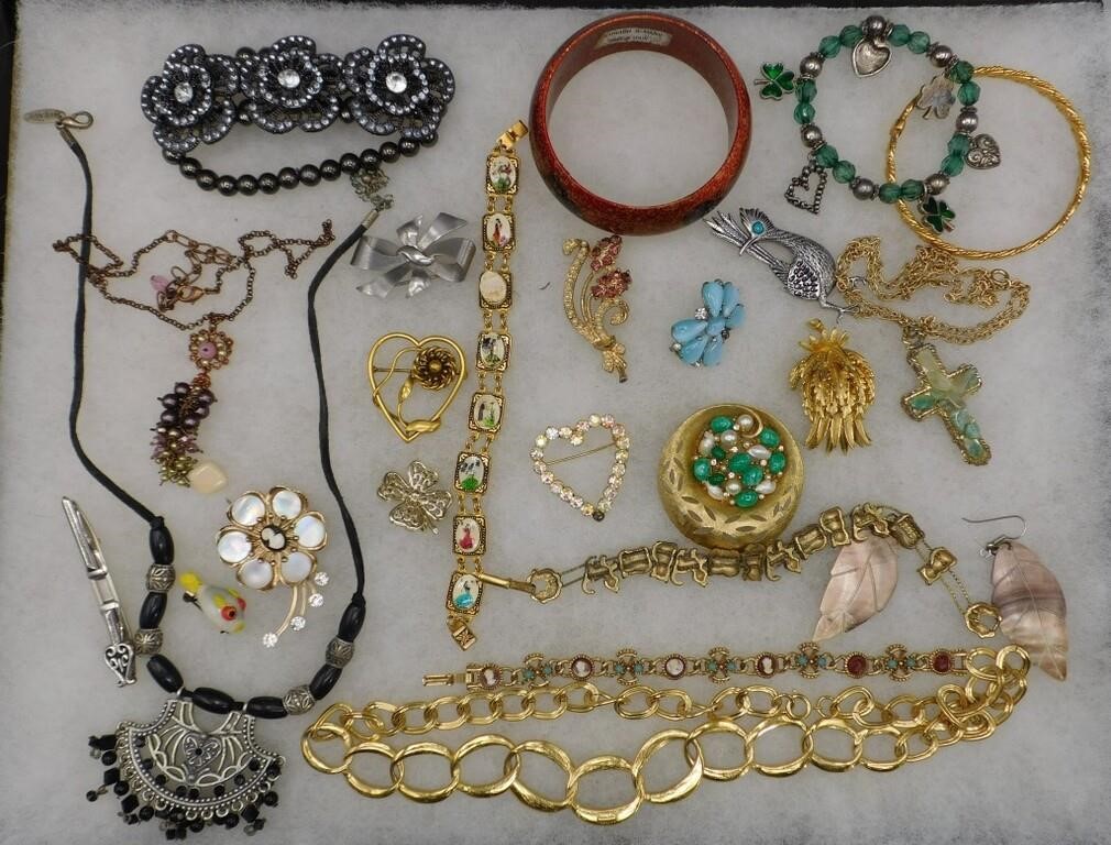Vintage Signed Costume Jewelry | Live and Online Auctions on HiBid.com