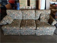 Beautiful couch. 84x31x35