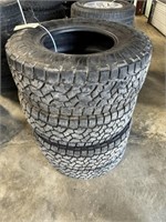 SET OF TOYO OPEN COUNTRY AT TIRES  35-12.50-17