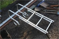 Aluminum pontoon ladder