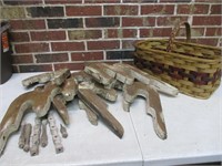 Basket & Lot of 9 Corbels