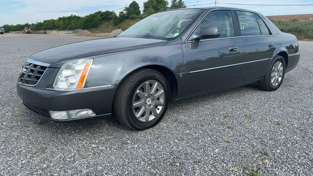 2010 Cadillac SDN 4 DOOR 45606 MILES