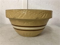 10" RRP Roseville Ohio stoneware bowl
