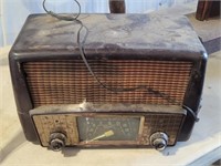 Early Tube FM / AM Radio