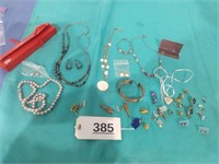 Assorted Jewelry w/Earrings