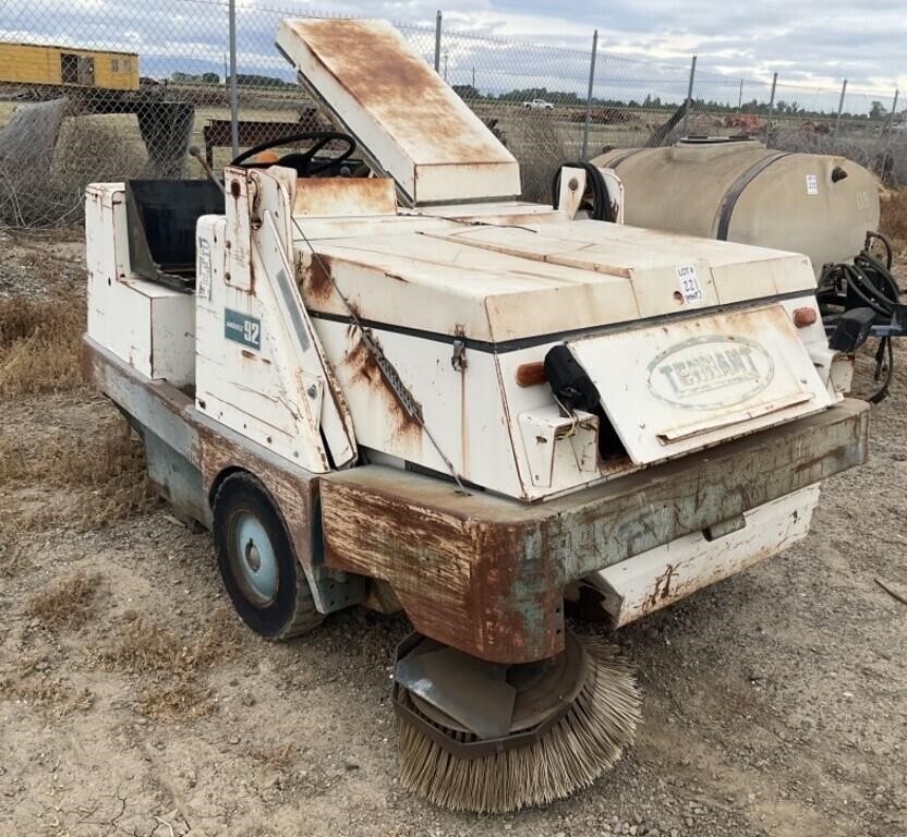 TENNANT 92 S.P. Sweeper, Gas (PROJECT)