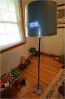 METAL BASE FLOOR LAMP 60 IN TALL (SHADE HAS A