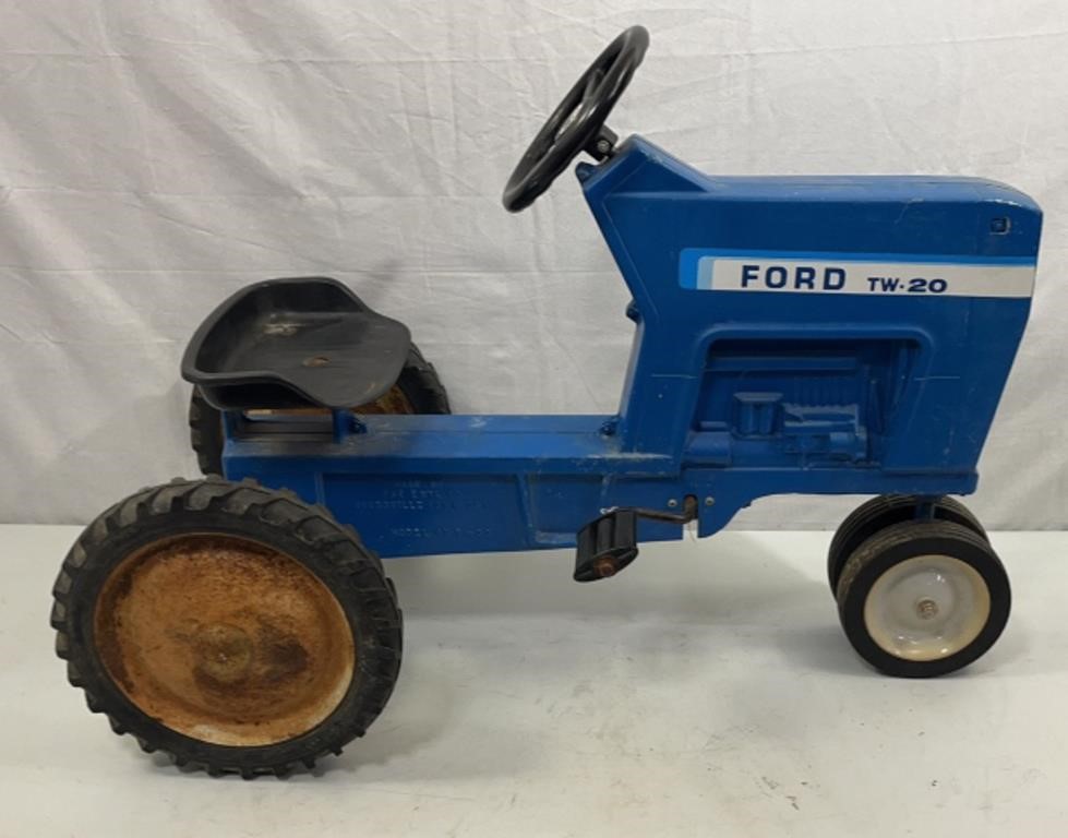 Ford TW-20 ERTL Model F68 Pedal Tractor