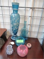 Vintage Art & Decorative Glass Group, 7 Pieces: 16