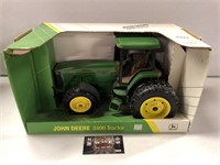 1/16 Ertl John Deere 8400