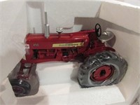 Farmall 450 Tractor 1/16 Scale