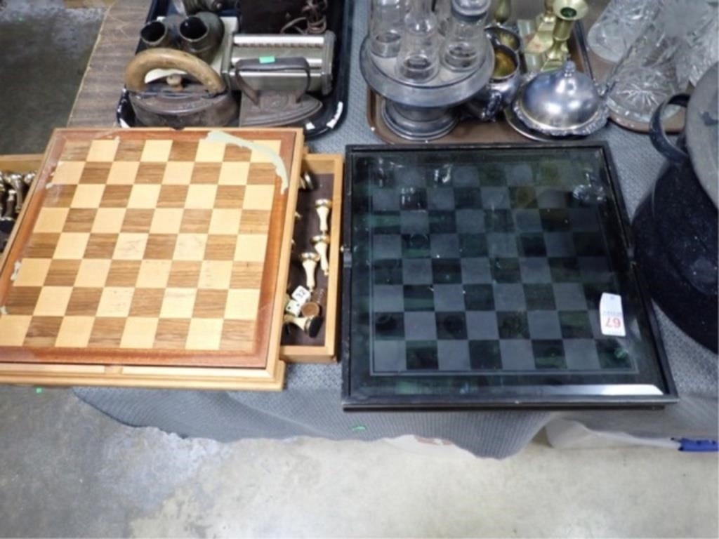 2 CHESS SETS