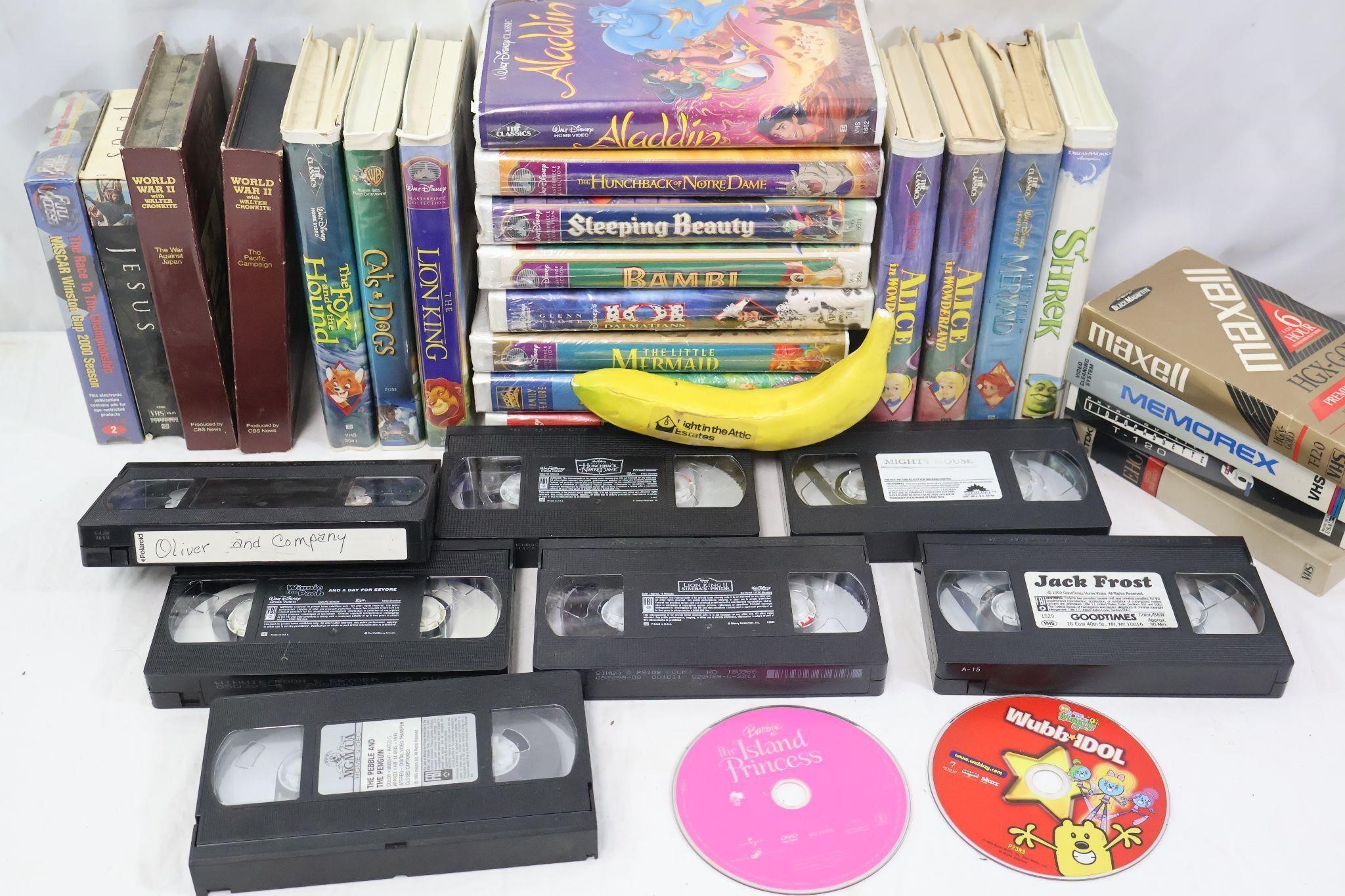 32 Disney VHS Tapes, Lion King. Little Mermaid+++