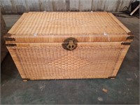 Wicker trunk