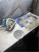 Working 7 1/4" Skil saw, couple of extra