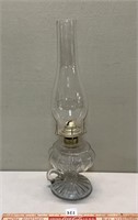 VINTAGE OIL LAMP WITH HANDLE ON BASE