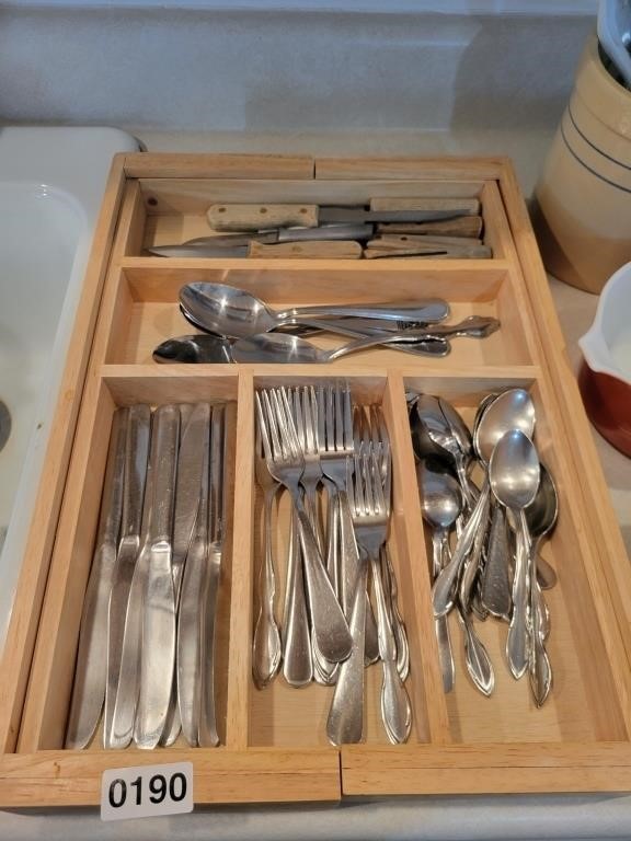 Lot of Silverware, Knives