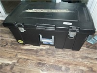 Sterilite locking storage trunk