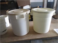 2 Rubbermaid storage with lids approx 10 gal