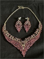 Costume jewelry necklace