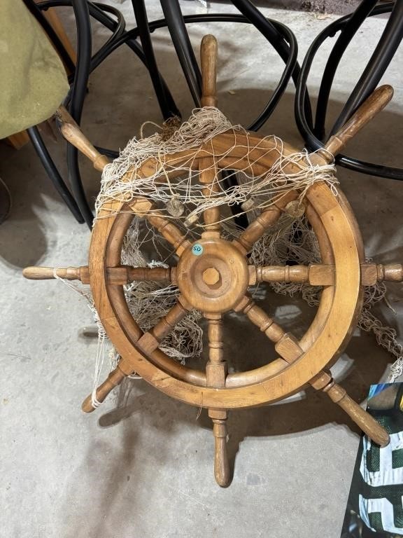 WOODEN SHIPS WHEEL DECOR