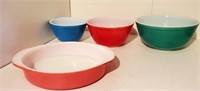 4 Pyrex Colored Bowl 1 1/2 P,1 1/2 Qt,2 1/2 Qt