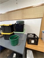 Misc lot of tubs and pails… have minor