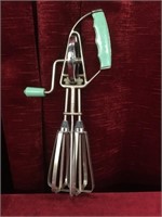 Retro Maynard Hand Mixer