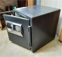 Sentry a3810 safe with key and combination