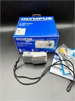 Olympus D-560 Zoom Digital Camera