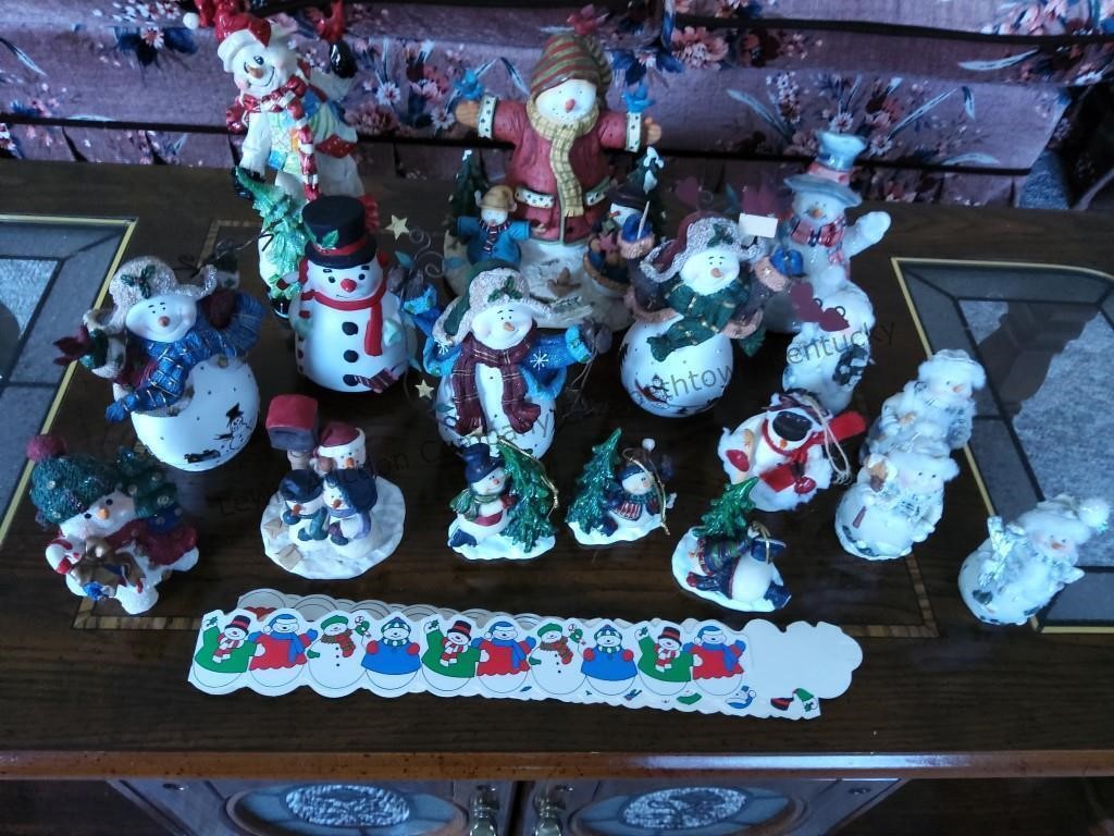 One box lot of snowman